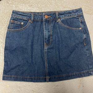 Dark denim Jean skirt size: M
